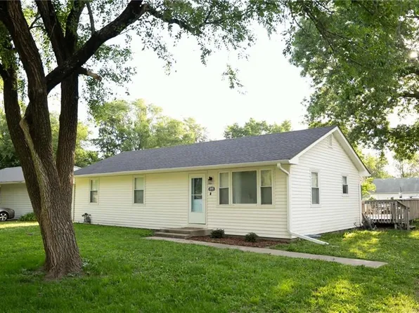 205 N Mulberry St, Adrian, MO 64720