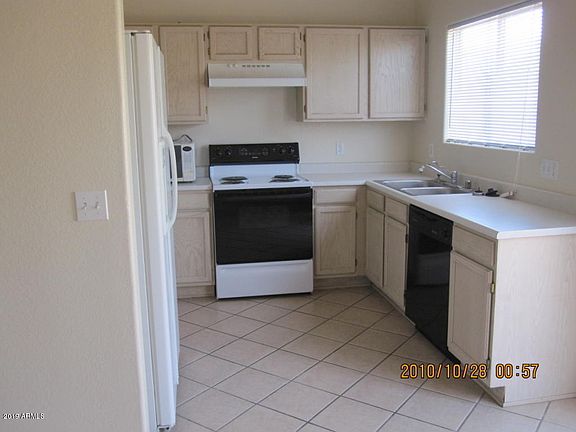 3rd image of 3206 W Melinda Ln