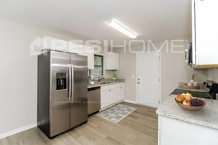 3 bed, 2.0 bath, 1434 sqft, $1,775 — Photo 3