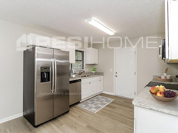 3rd image of 4087 Essex Dr