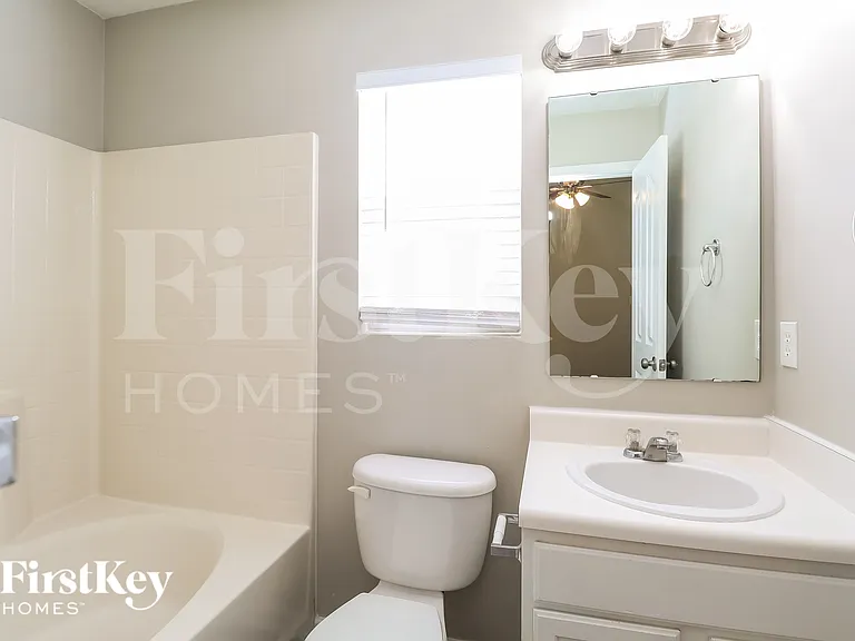 7307 Woodbourne Ln — Photo 16