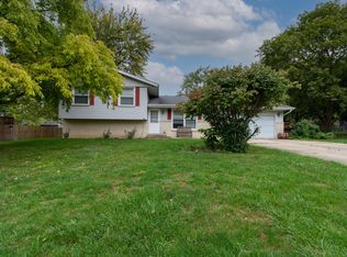 906 E Washington St, Le Roy, IL