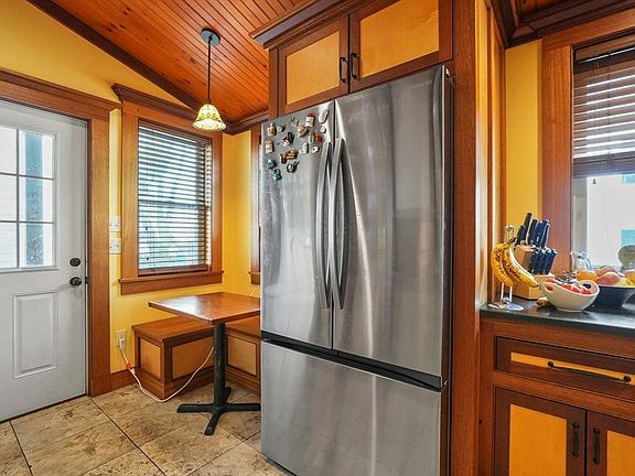 3rd image of 263 Hersom St