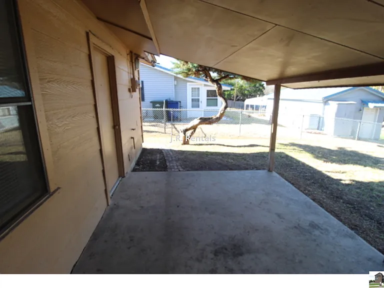 803 Michelle Dr — Photo 22