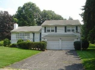 20 Reiners Rd, Little Falls, NJ 07424