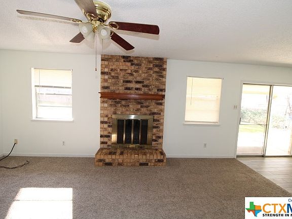 3rd image of 908 Lynn Ln