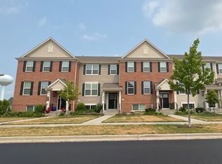 574 Cimmaron Cir, Crystal Lake, IL 60012