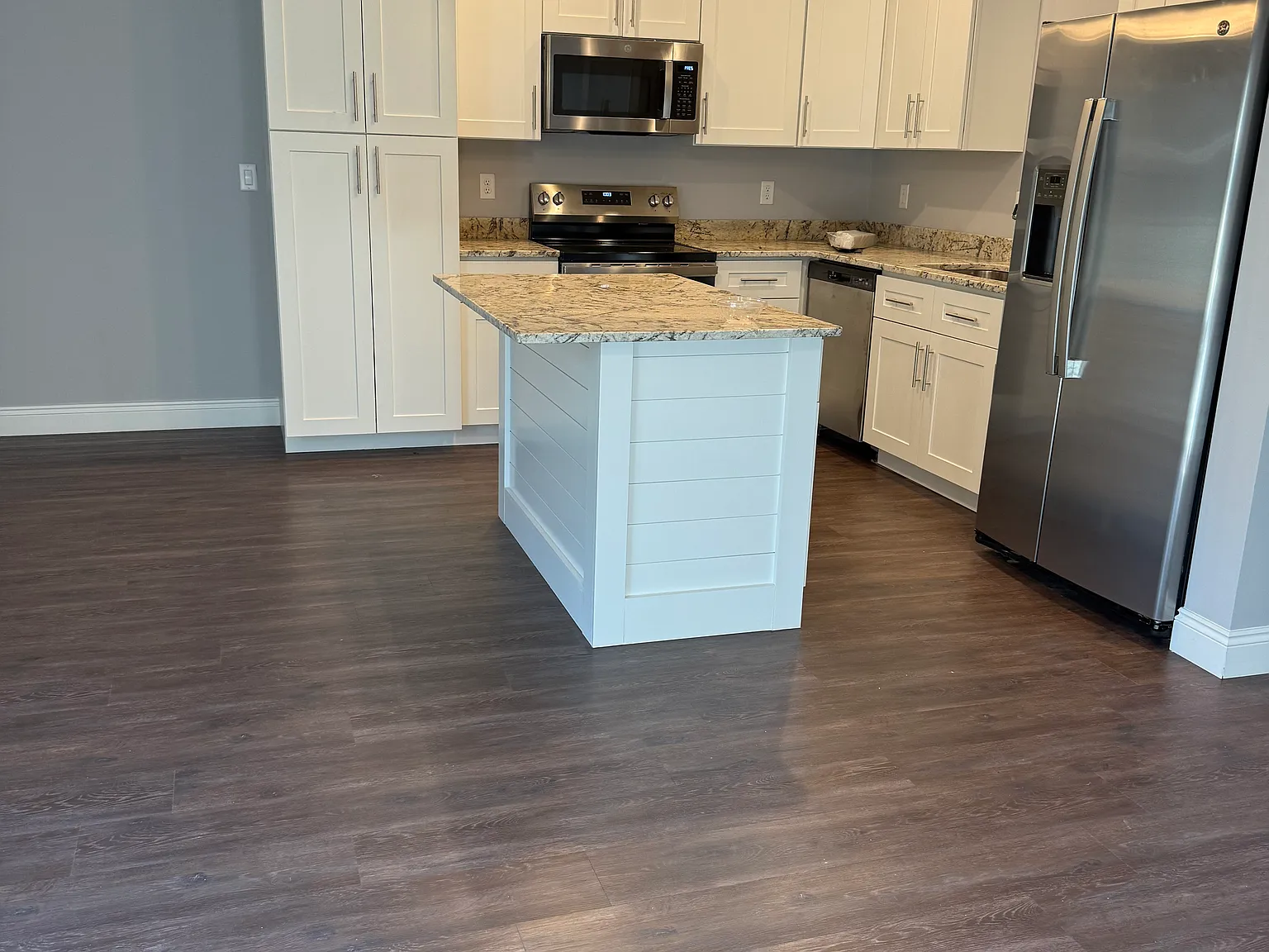 3 bed, 2.5 bath, 1350 sqft, $1,795 — Photo 4