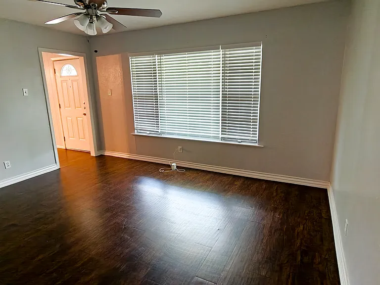 4800 Sabelle Ln — Photo 7