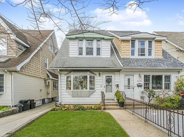 2674 E 22nd St, Brooklyn, NY 11235