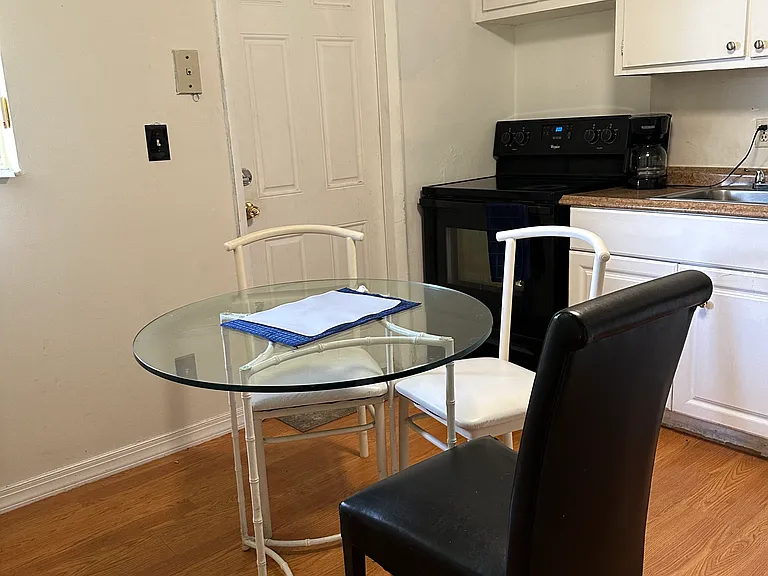 131 SE 5th St #1 — Photo 7