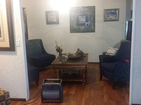 dining room area 