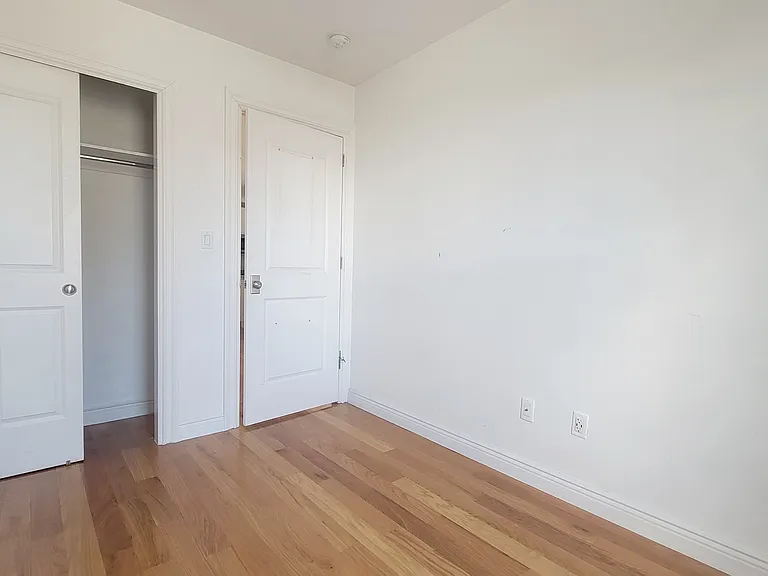 500 W 110th St #6C — Photo 16