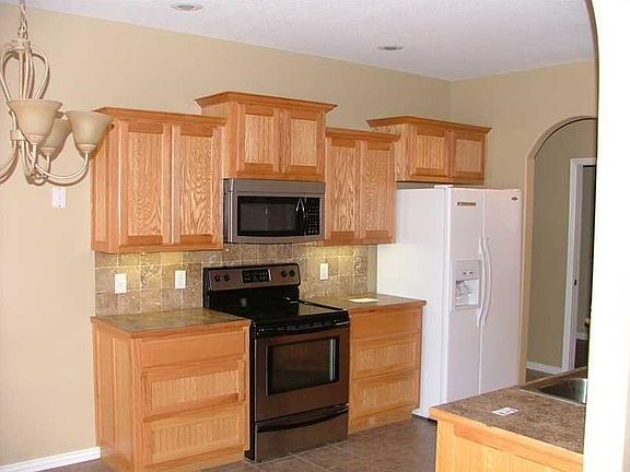 4th image of 22 Halifax Ln