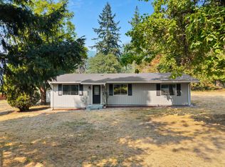 323 Sunset Pl, Willow Creek, CA 95573