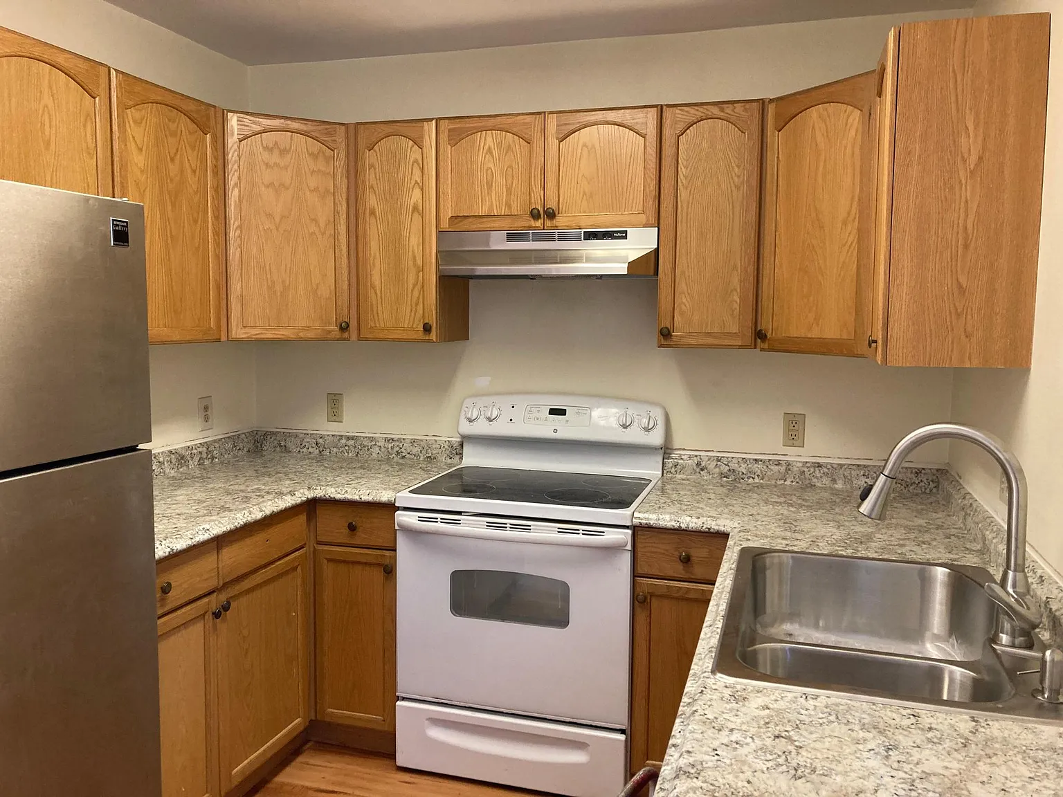 2 bed, 850 sqft, $1,750 — Photo 3