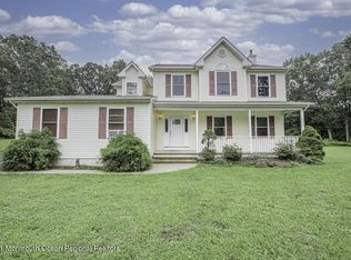 17 Riccis Dr, Jackson, NJ 08527