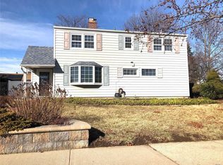 65 Grey Ln, Levittown, NY 11756