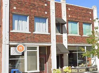 4186 Pearl Rd, Cleveland, OH 44109