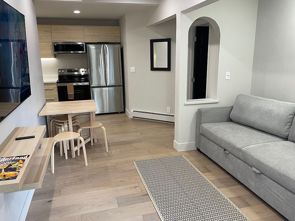 Entrance/Living Room