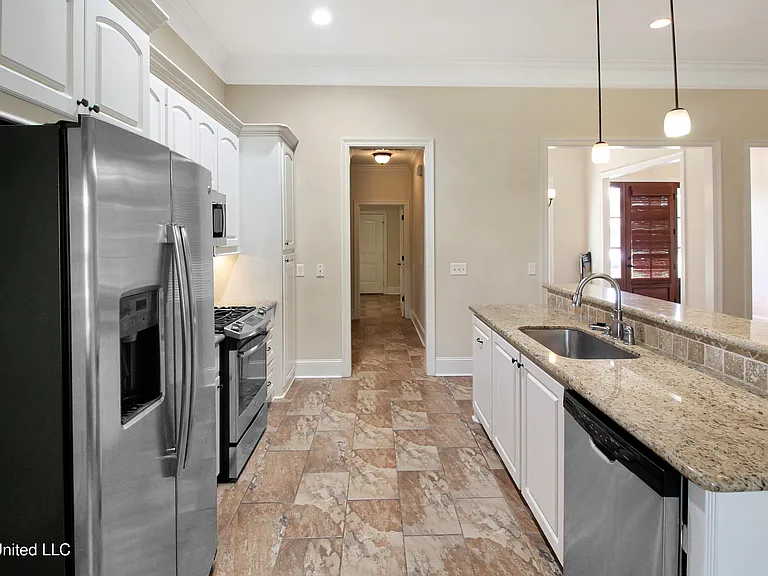 114 Huber St — Photo 7