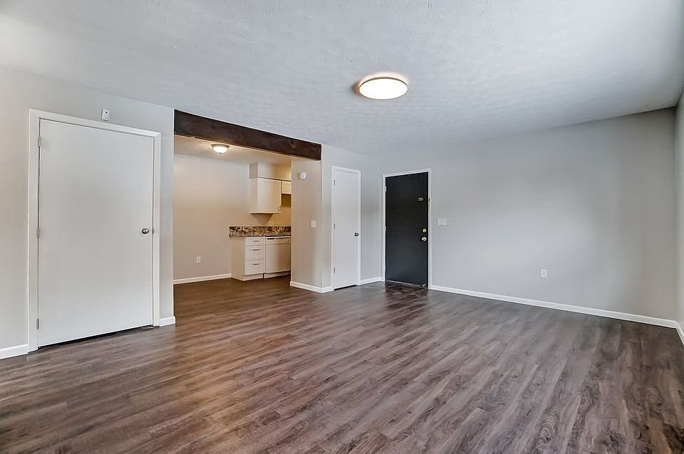 1st image of 722 Collins Ave #F