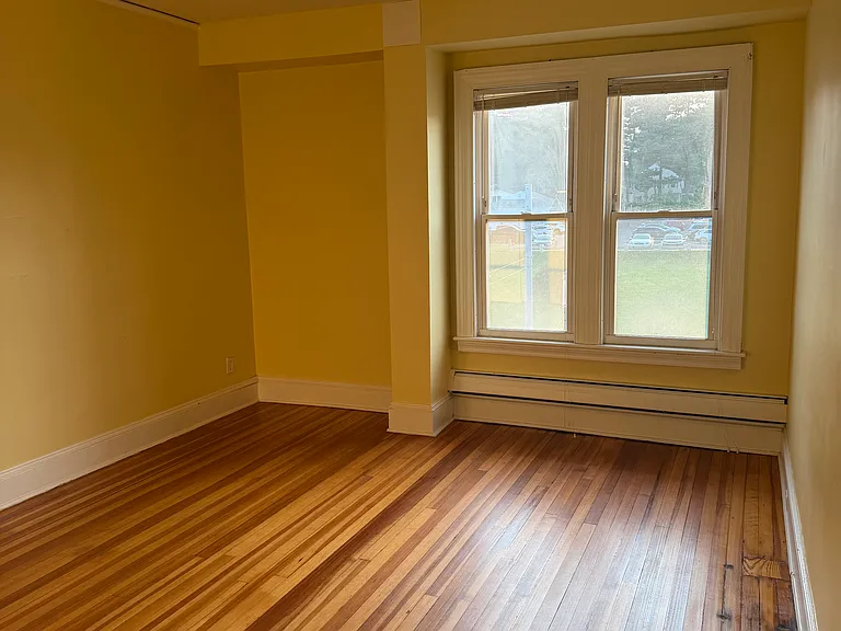 843 Main St #E — Photo 2