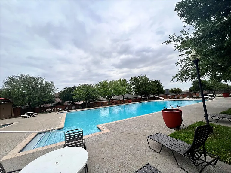 421 Goldstone Ln — Photo 20