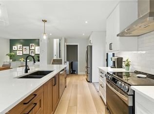 374 Magnolia Dr, Hamilton, ON L9C 6N7