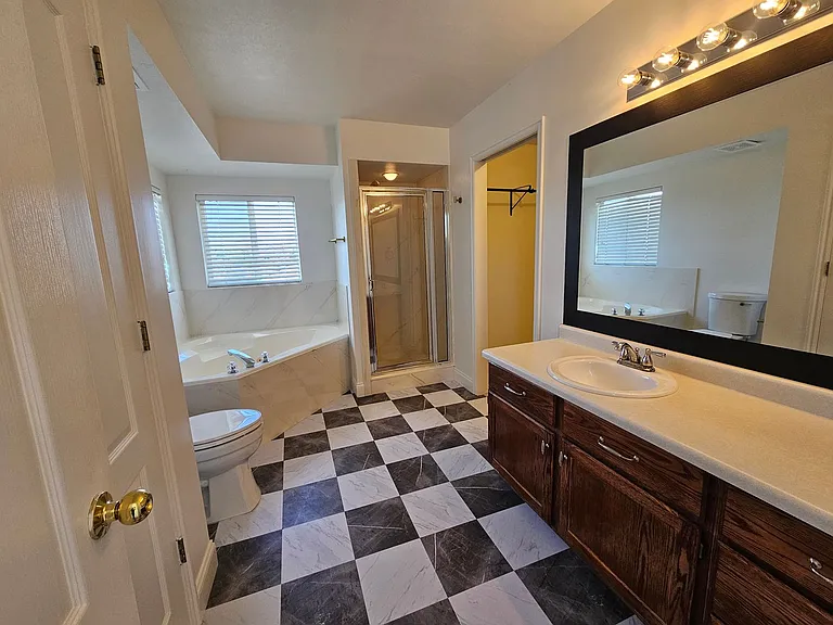 4698 Colander Dr — Photo 44