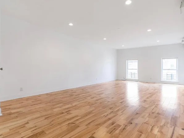 735-37 N 2nd St, Philadelphia, PA 19123