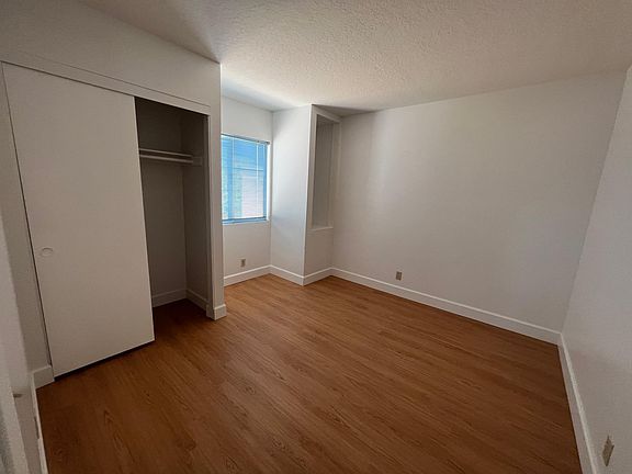 3rd image of 2642 Reservoir Dr