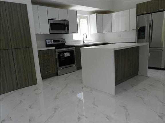 4th image of 8661 NE Miami Ct