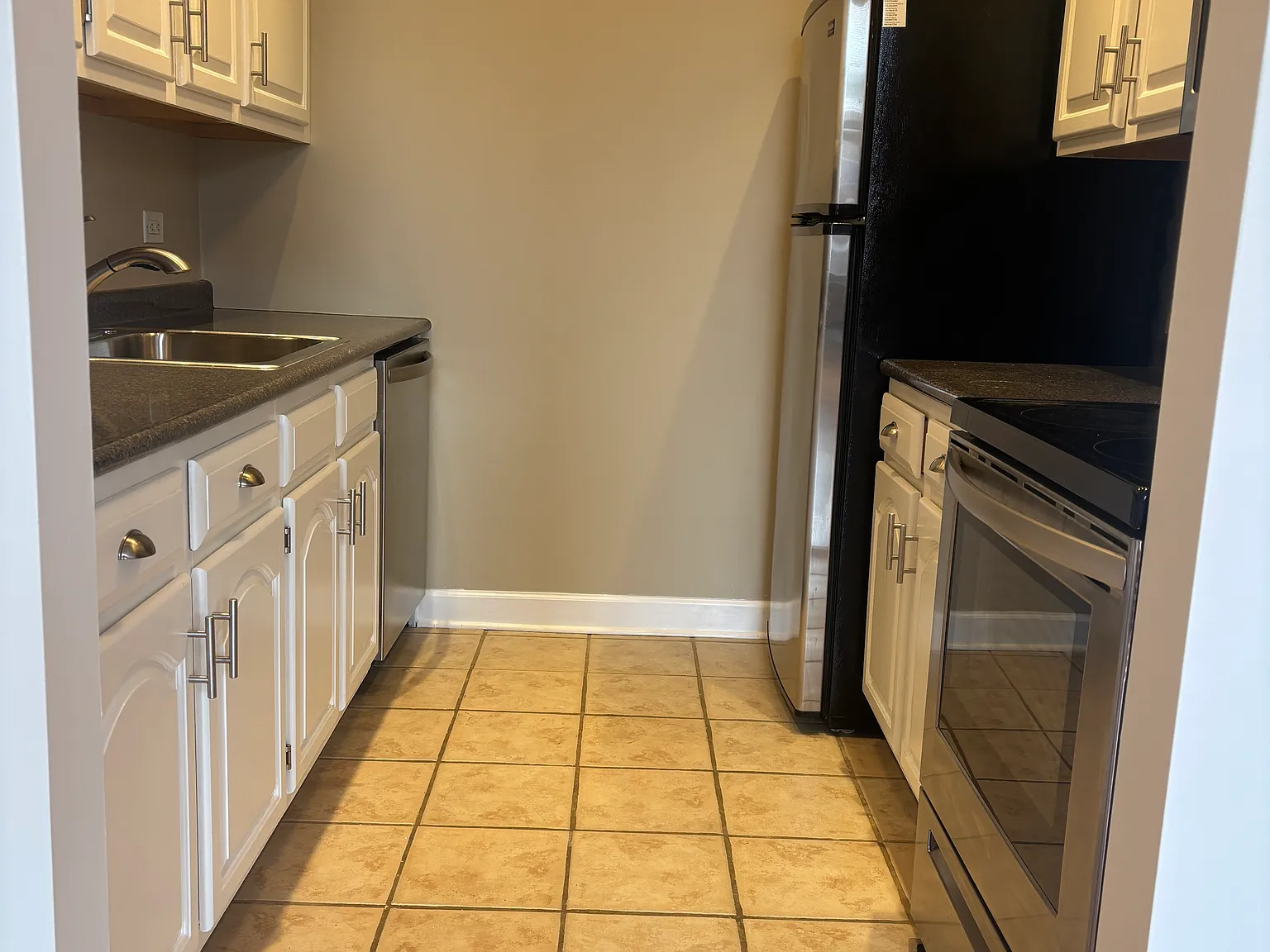 2 bed, $3,400 — Photo 3
