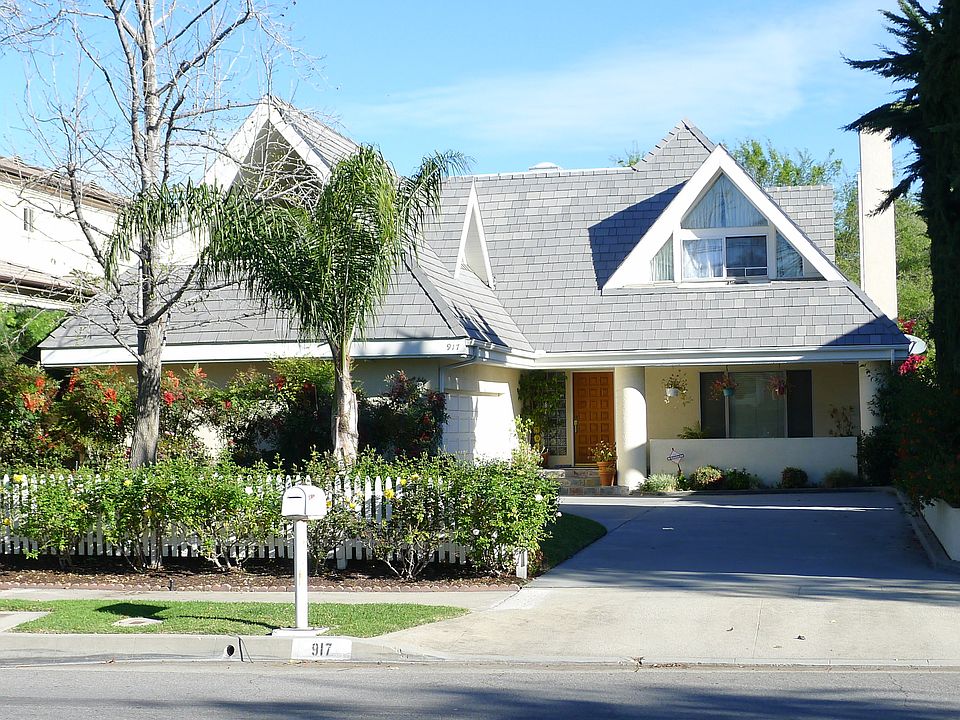 1st image of 917 E Camino Real Ave