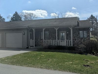 4528 N Valley Dr NE, Grand Rapids, MI, 49525