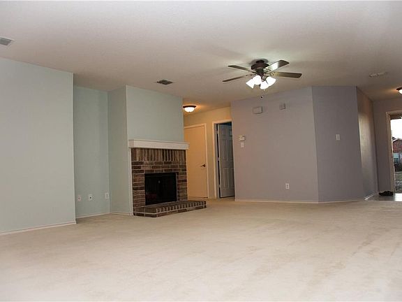 2nd image of 2660 Shorewood Dr