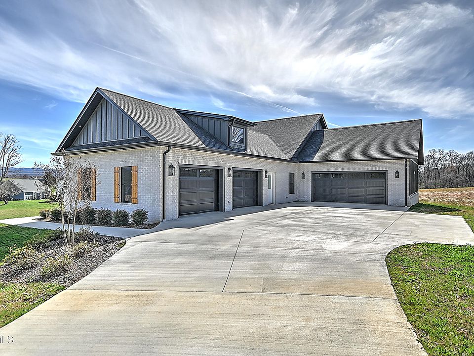 1st image of 294 River Pointe Dr