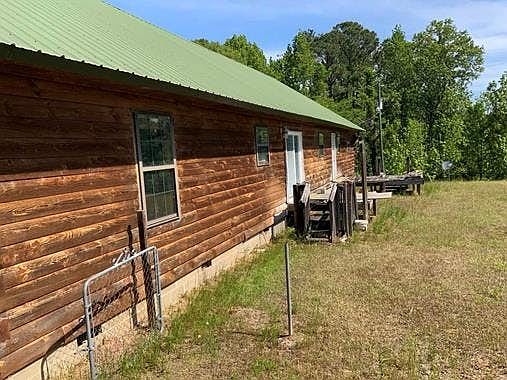 1st image of 822 State Highway 223