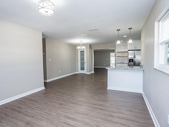 3rd image of 4829 S Gachet Blvd