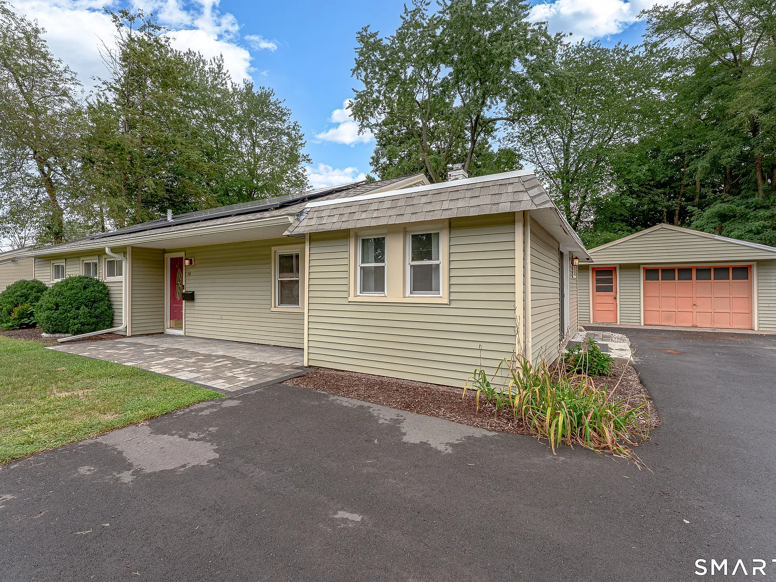 3 bed, 1.5 bath, 1278 sqft, $2,500 — Photo 3