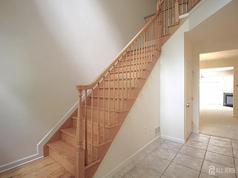 72 Truman Ave — Photo 3