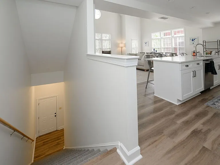 183 Herman Melville Ave — Photo 25