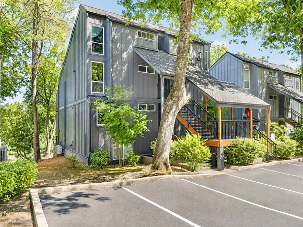 100 Kerr Pkwy APT 52, Lake Oswego, OR 97035