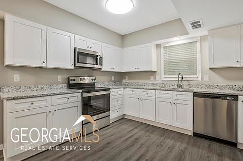 4th image of 241 Vistawood Ln