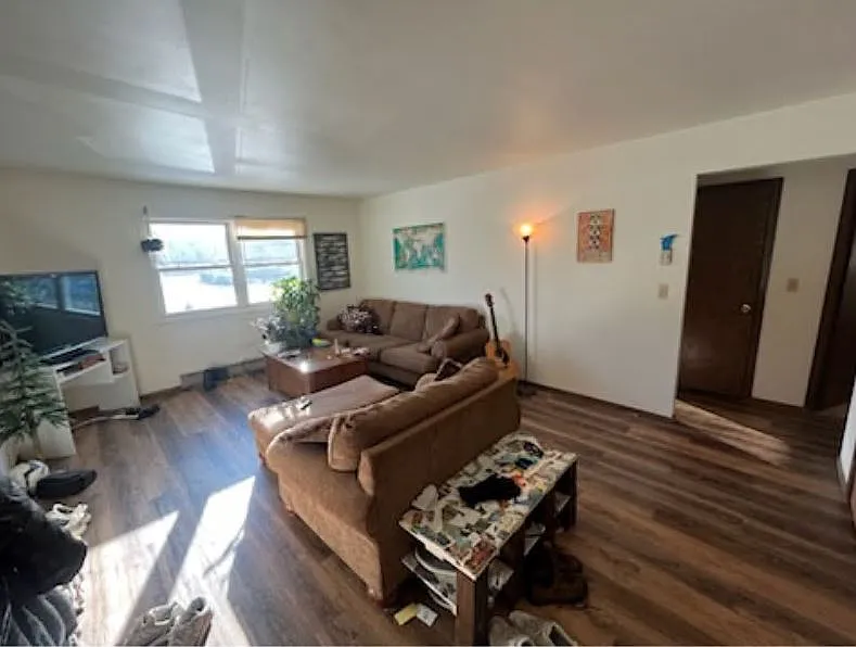 2 bed, $860 — Photo 2