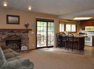 4710 S 99th Cir, Omaha, NE 68127