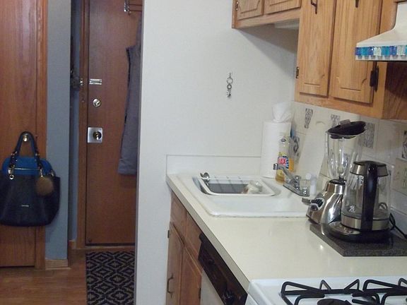 5th image of 5806 N Napoleon Ave APT 2