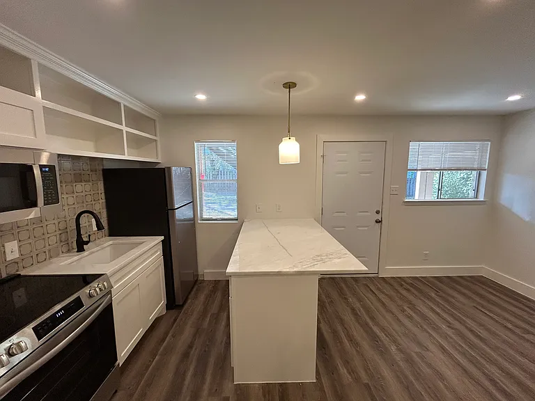 5516 Woodrow Ave #102 — Photo 16
