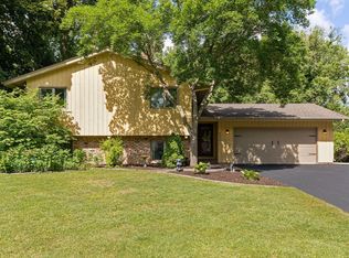 5305 Larch Ln N, Plymouth, MN 55442